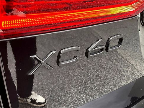 Used 2024 Volvo XC60 T8 Ultimate image 59