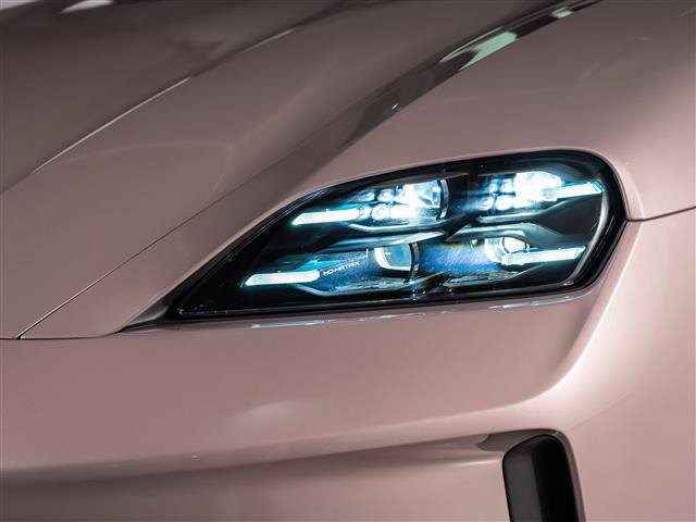 Used 2025 Porsche Taycan RWD image 12