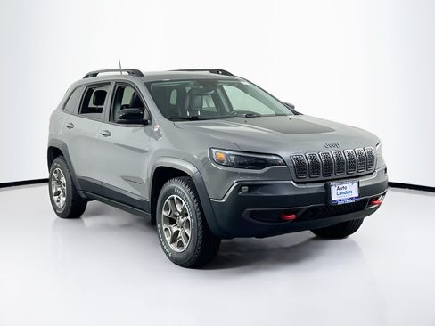 Used 2022 Jeep Cherokee Trailhawk AWD/4WD image 3