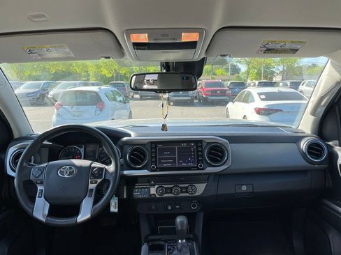 Used 2020 Toyota Tacoma SR5 image 5