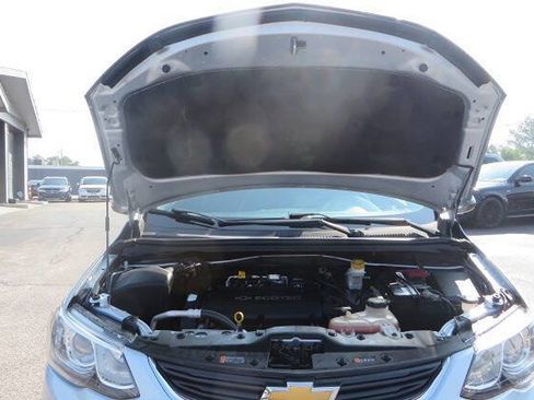 Used 2017 Chevrolet Sonic LT w/ Convenience Package image 9