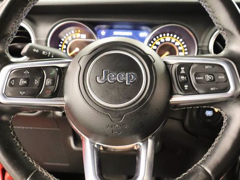 Used 2021 Jeep Wrangler Unlimited Sahara AWD/4WD image 13