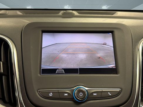 Used 2023 Chevrolet Equinox LT FWD image 18
