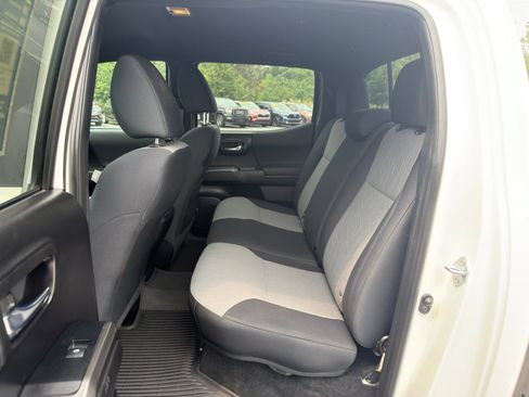 Used 2021 Toyota Tacoma TRD Sport AWD/4WD image 24