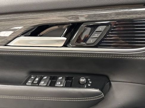 Used 2022 Jeep Wagoneer Series II AWD/4WD image 31