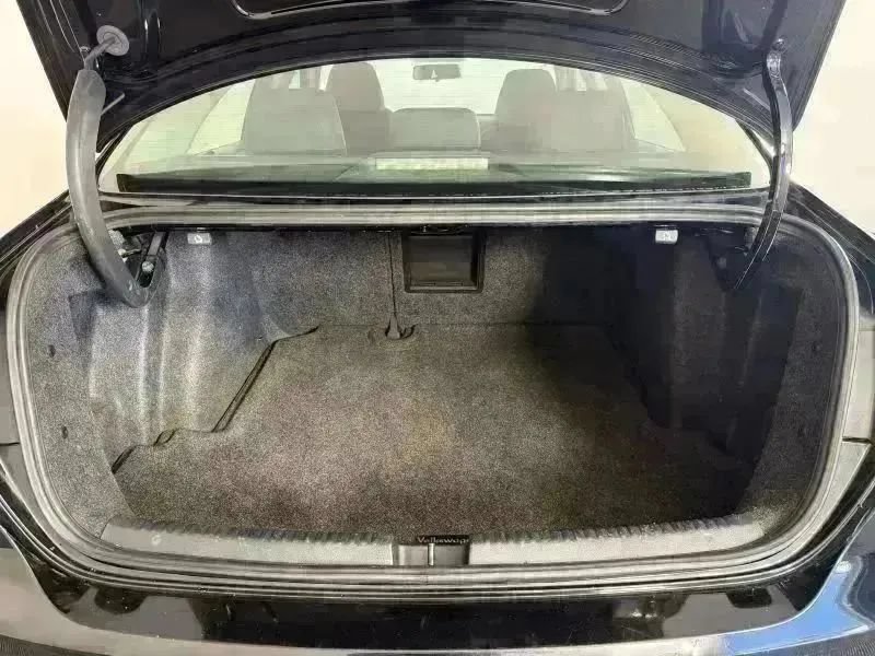 Used 2012 Volkswagen Jetta SE FWD image 33