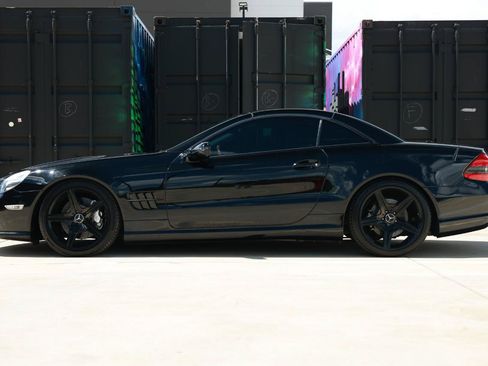 Used 2009 Mercedes-Benz SL 550 w/ Premium I Pkg image 3