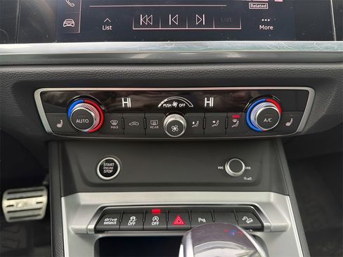 Used 2022 Audi Q3 2.0T Premium Plus w/ Premium Plus Package image 18