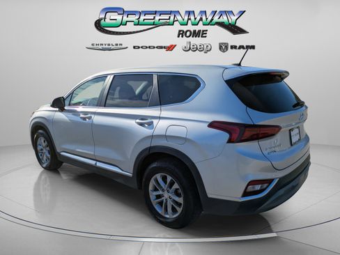 Used 2019 Hyundai Santa Fe SE image 5