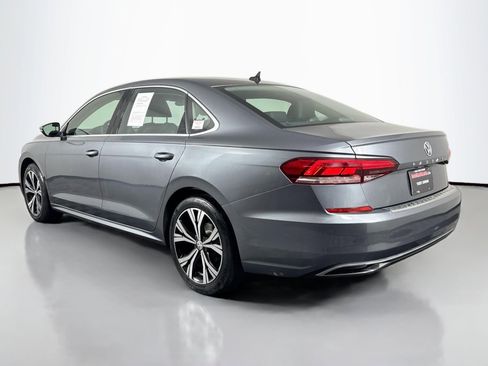 Used 2022 Volkswagen Passat 2.0T SE image 8