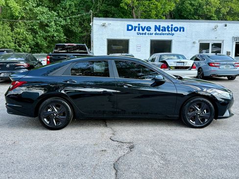 Used 2022 Hyundai Elantra SEL FWD image 4