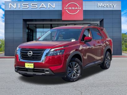 New 2025 Nissan Pathfinder SV