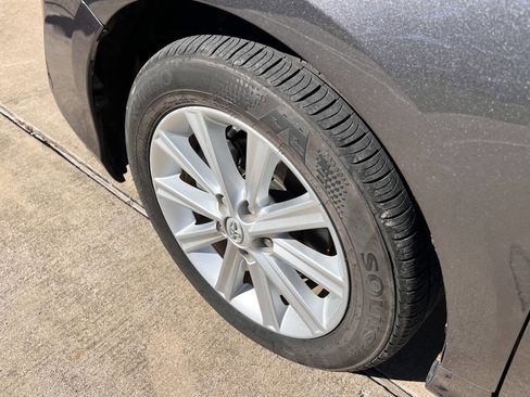 Used 2013 Toyota Camry LE image 15