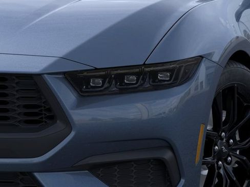 Used 2026 Ford Mustang Convertible RWD image 18