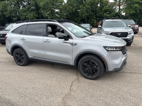 Used 2022 Kia Sorento S w/ Panoramic Sunroof Package AWD/4WD image 18