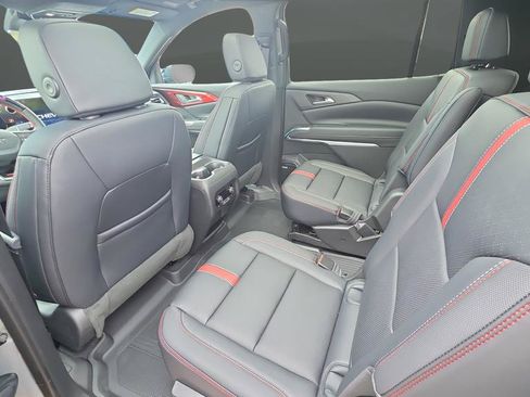 New 2026 Chevrolet Traverse RS w/ LPO, Floor Liner Package AWD/4WD image 11