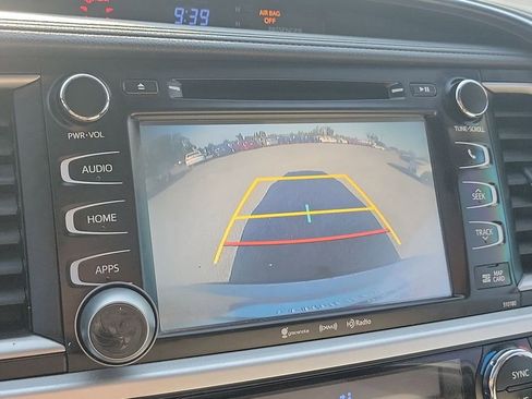 Used 2018 Toyota Highlander Limited image 28