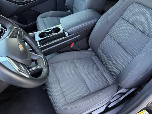 Used 2025 Chevrolet Equinox LT FWD image 37