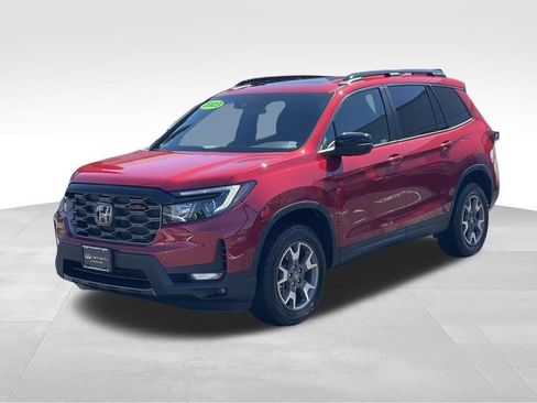 Used 2023 Honda Passport TrailSport image 2