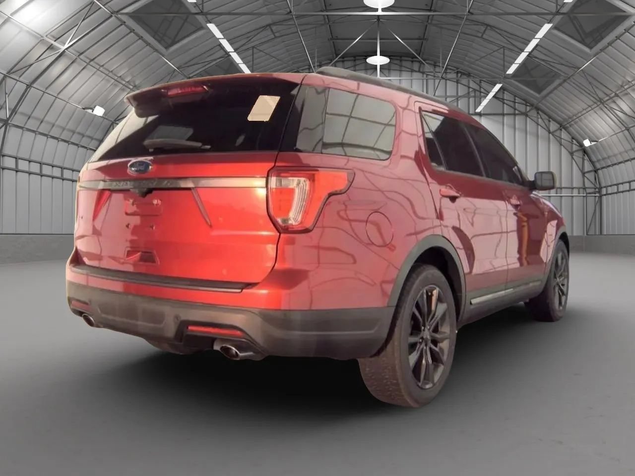 Used 2019 Ford Explorer XLT w/ Equipment Group 202A FWD image 2