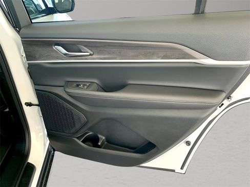 New 2025 Jeep Grand Cherokee L Limited w/ Black Appearance Package image 29