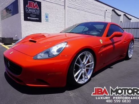 Used 2014 Ferrari California RWD image 36