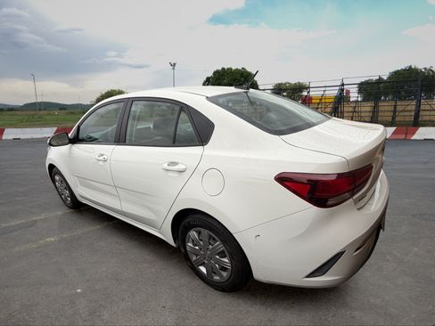 Certified 2021 Kia Rio S FWD image 4