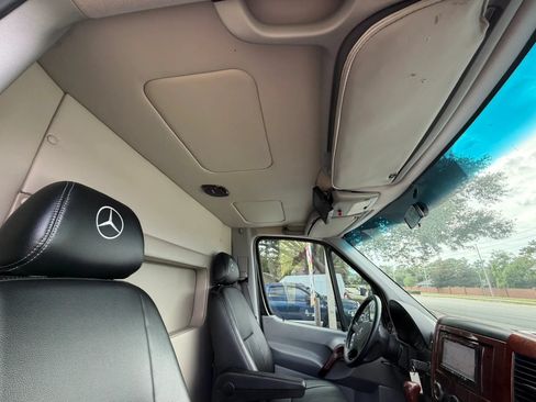 Used 2012 Mercedes-Benz Sprinter 2500 image 29