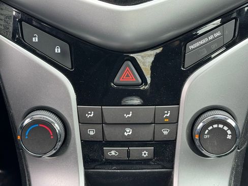 Used 2014 Chevrolet Cruze LT FWD image 11