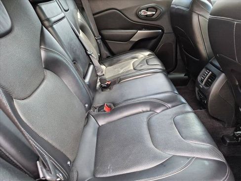 Used 2019 Jeep Cherokee Limited AWD/4WD image 20