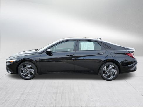 Certified 2025 Hyundai Elantra Sport image 4