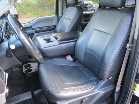 Used 2017 Ford F150 XLT w/ Equipment Group 302A Luxury image 30