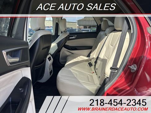 Used 2015 Ford Edge Titanium w/ Technology Package image 12
