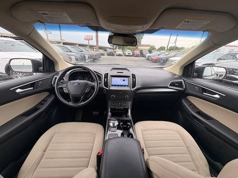 Used 2020 Ford Edge SE FWD image 27