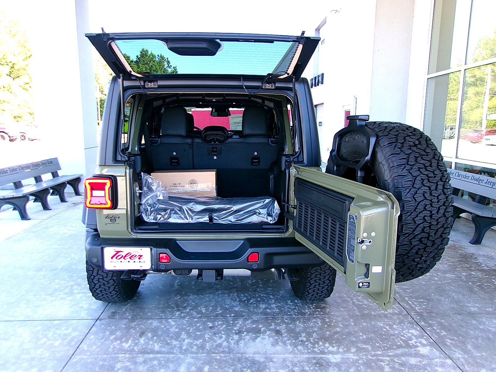 New 2027 Jeep Wrangler Unlimited Rubicon 392 AWD/4WD image 25
