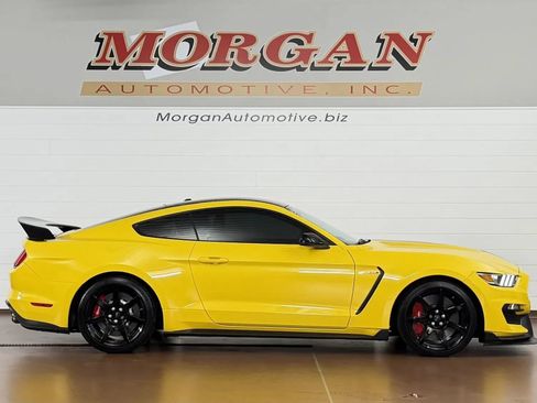 Used 2017 Ford Mustang Shelby GT350R w/ GT350R Equipment Group 920A RWD image 2