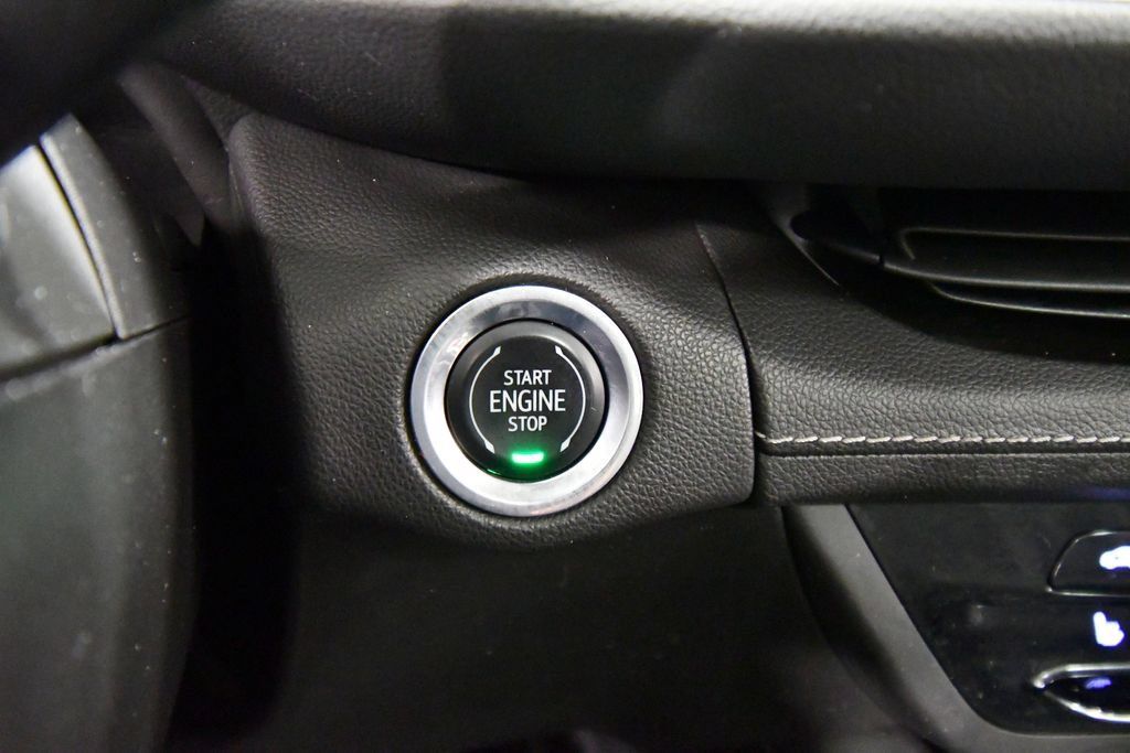 Used 2021 Buick Envision Essence w/ Technology Package I AWD/4WD image 26