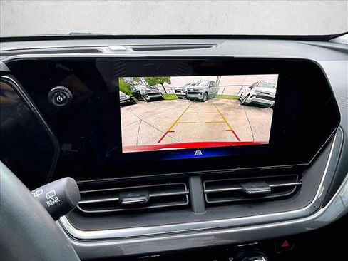 Used 2024 Chevrolet Trax ACTIV FWD image 23