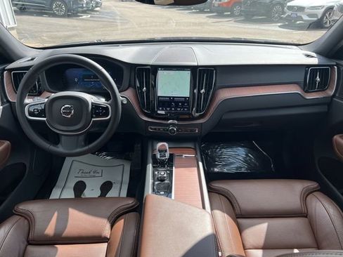 Certified 2025 Volvo XC60 B5 Ultra AWD/4WD image 22