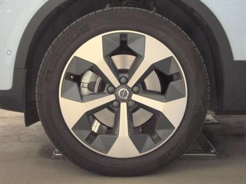 Used 2026 Volvo XC40 B5 Plus AWD/4WD image 6