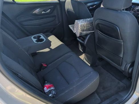 Used 2023 GMC Terrain SLE w/ Driver Convenience Package FWD image 10