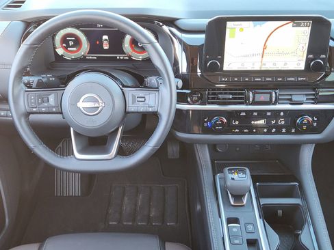 Used 2025 Nissan Pathfinder Platinum w/ Cargo Package image 31