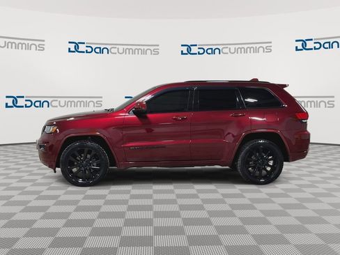 Used 2018 Jeep Grand Cherokee Altitude image 5