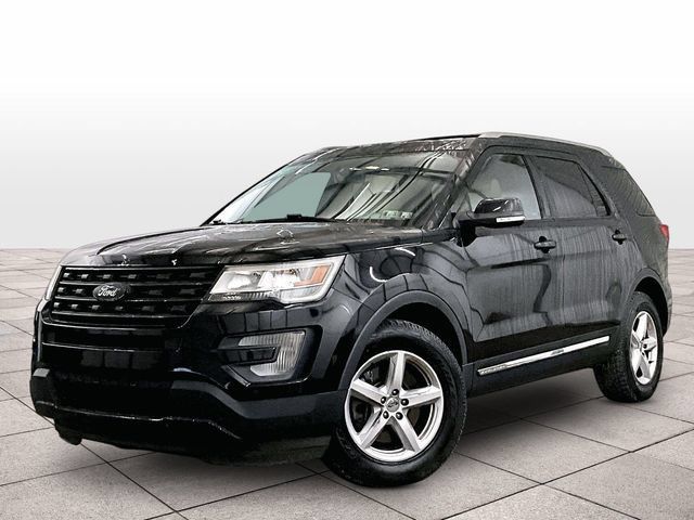 Used 2017 Ford Explorer XLT w/ Equipment Group 202A AWD/4WD image 1