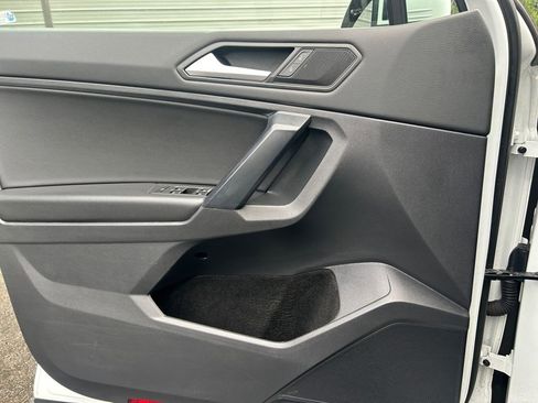 Used 2021 Volkswagen Tiguan S image 22