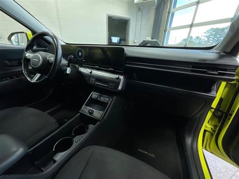 Used 2024 Hyundai Kona SEL w/ Convenience Package FWD image 32
