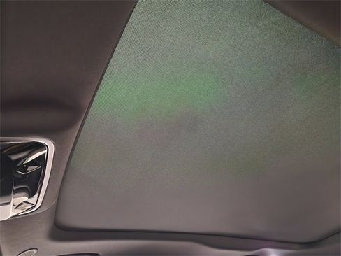 Used 2026 Land Rover Range Rover Velar Dynamic SE image 24