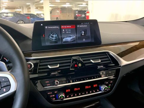 Used 2019 BMW 530i xDrive w/ Executive Package image 6