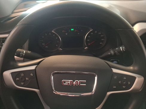 Certified 2023 GMC Acadia SLE w/ Driver Convenience Package image 18