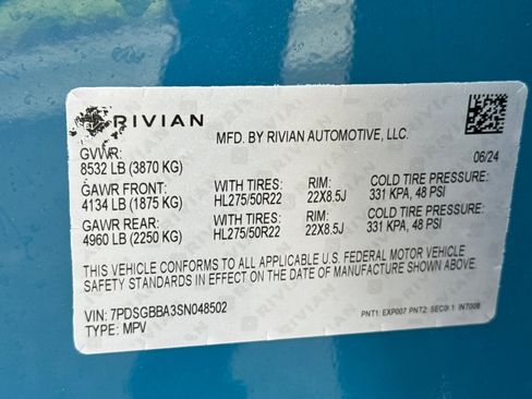 Used 2025 Rivian R1S Adventure AWD/4WD image 29